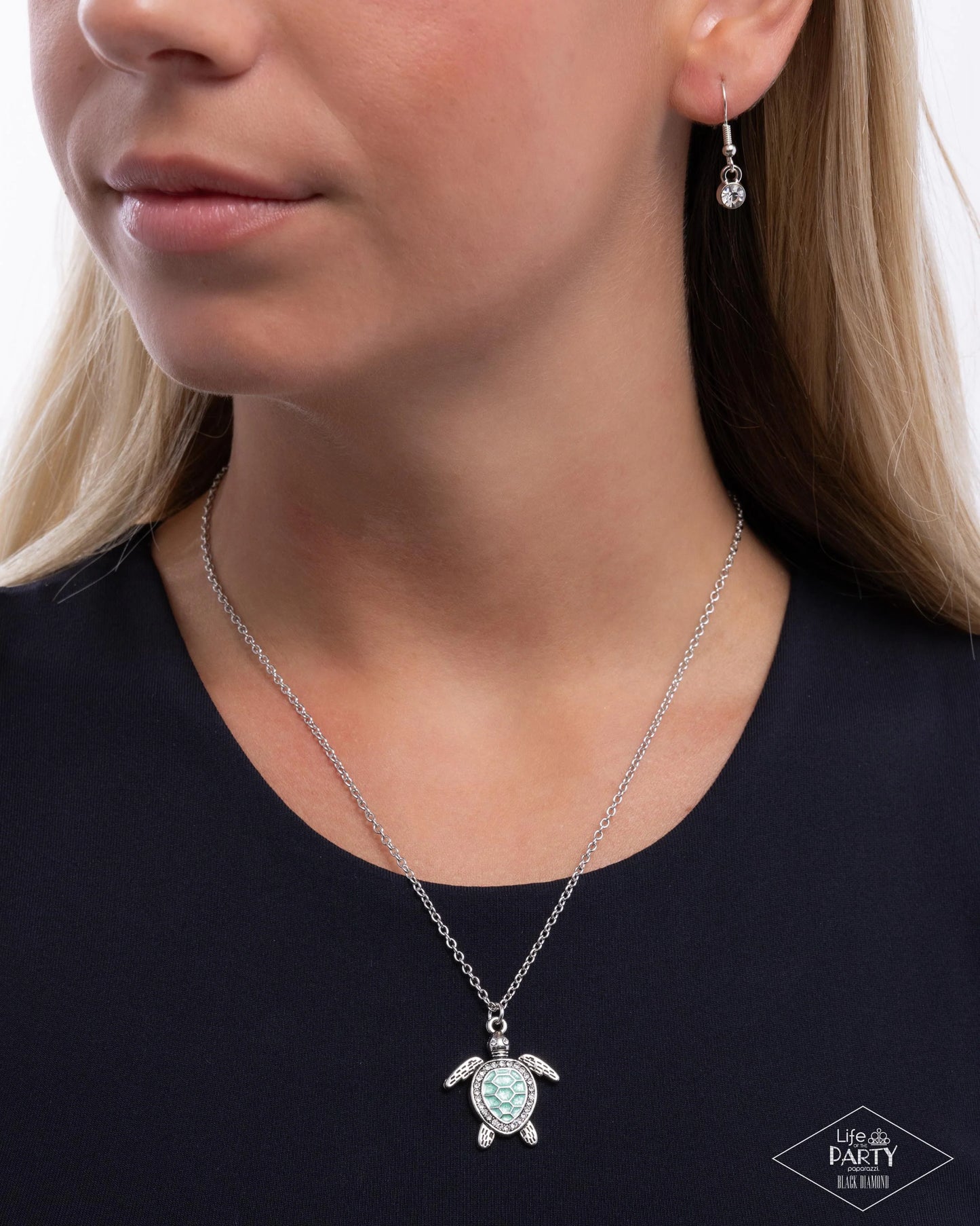 Turtle Tourist - green - Paparazzi necklace