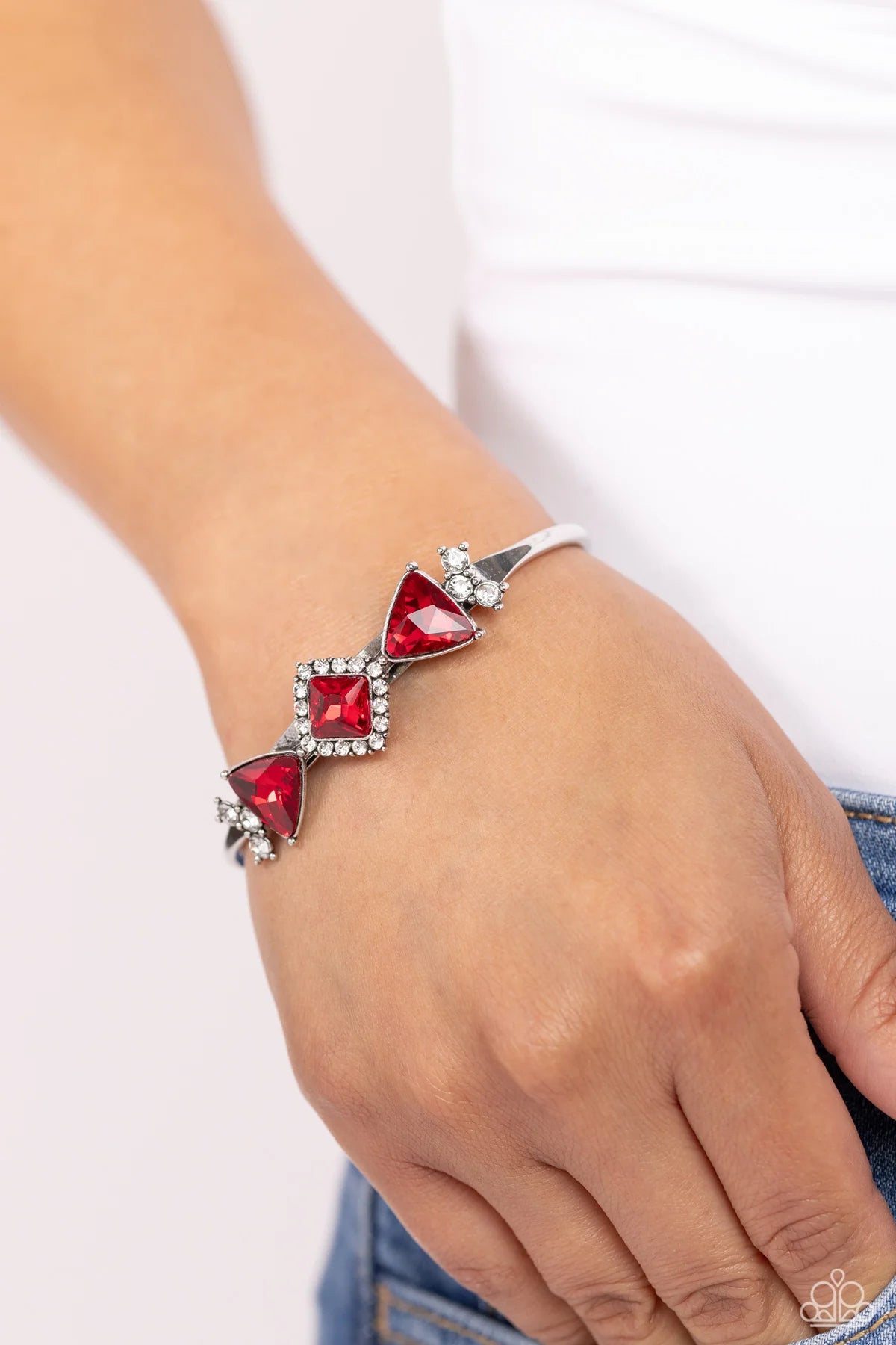 Strategic Sparkle - red - Paparazzi bracelet