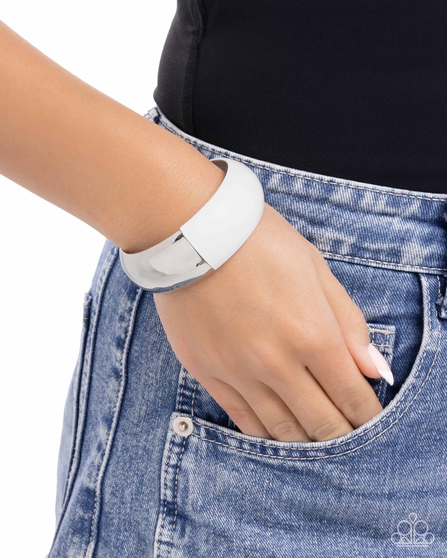Paparazzi Painted Paramount - White Bracelet