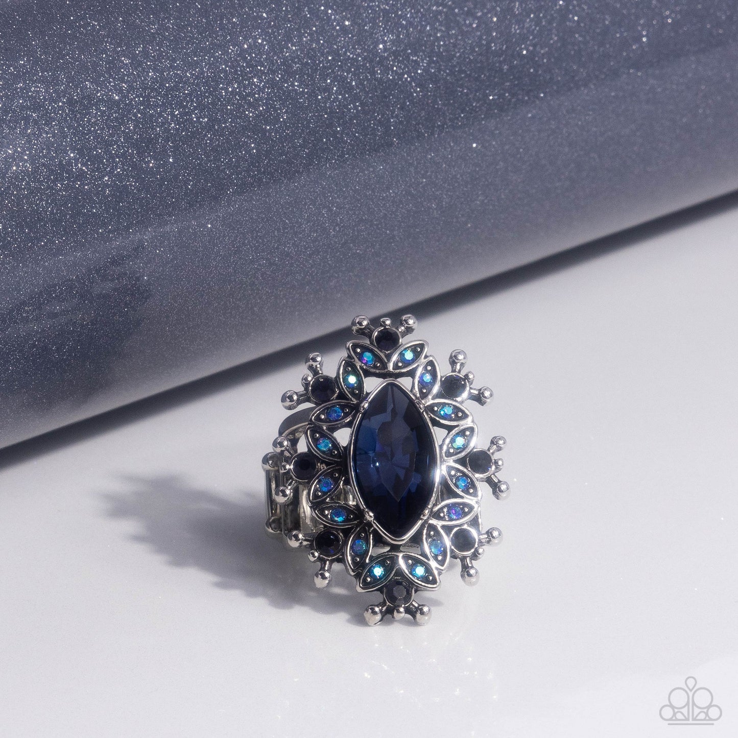 Paparazzi ♥ Elaborate Effect - Blue ♥ Ring