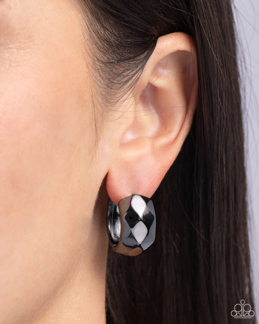 Paparazzi Earring ~ Patterned Past - Black