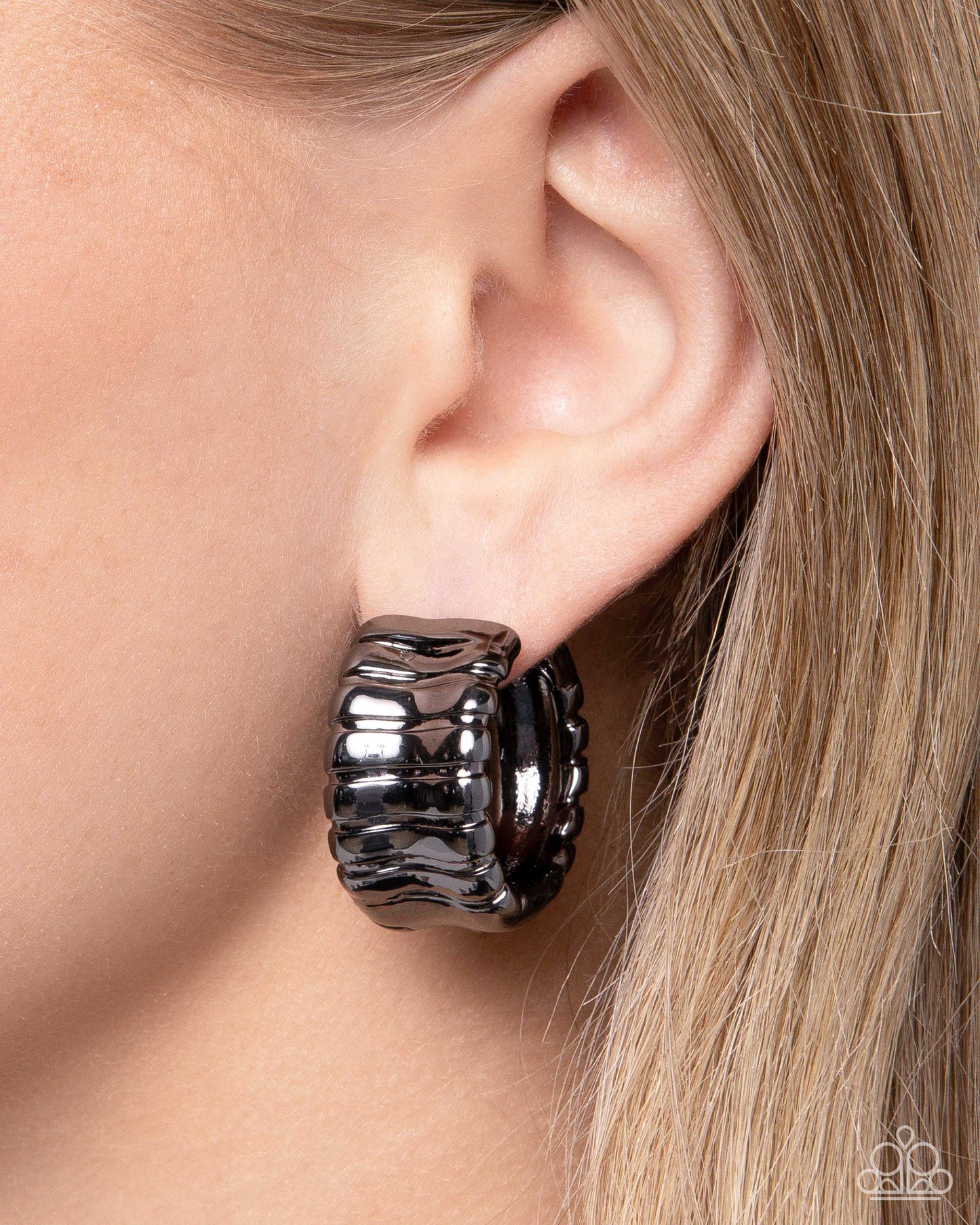 Paparazzi Seamless Sass Black Earrings
