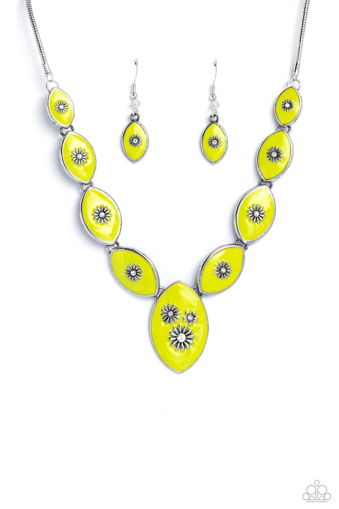 Paparazzi Pressed Flowers - Green Necklace