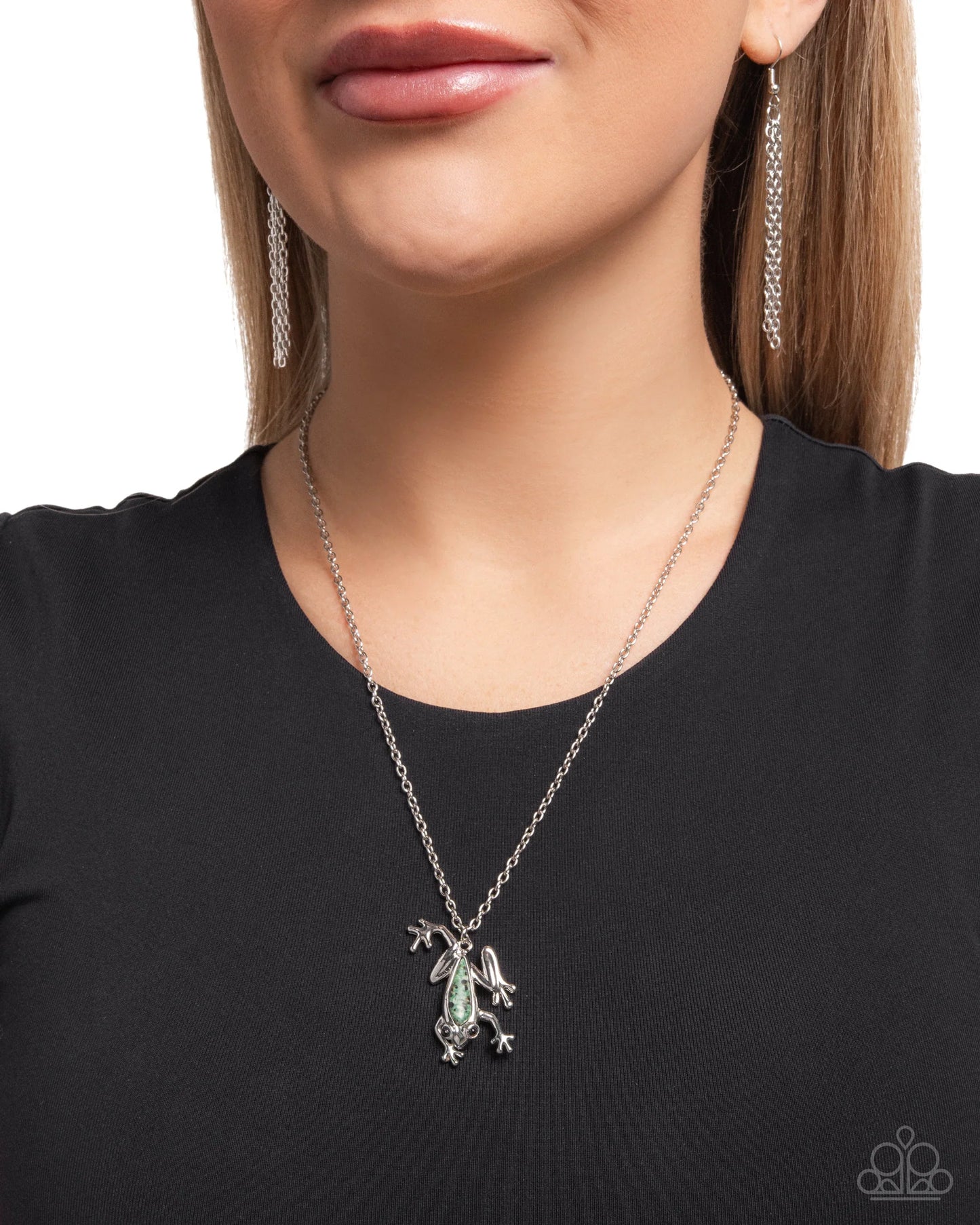 Paparazzi Flashy Tree Frog - Green Necklace