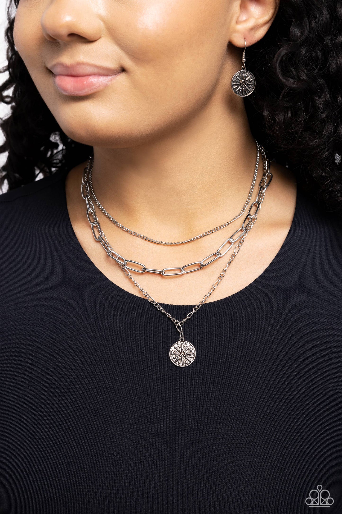 Paparazzi Appointed Artistry - Silver Necklace