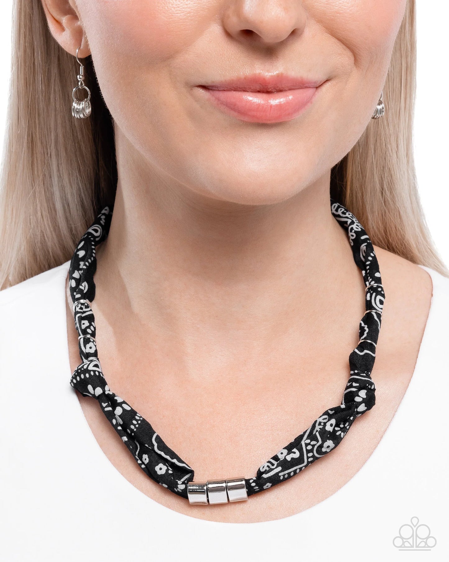 Paparazzi Bandana Balance - Black Necklace