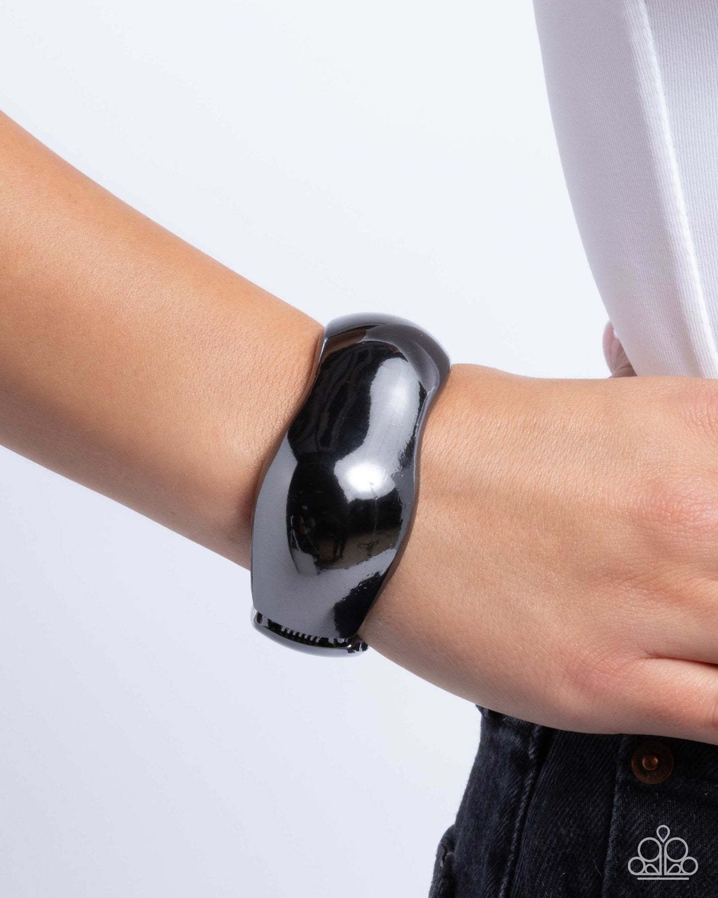 Paparazzi Curved Confident Black Bracelet