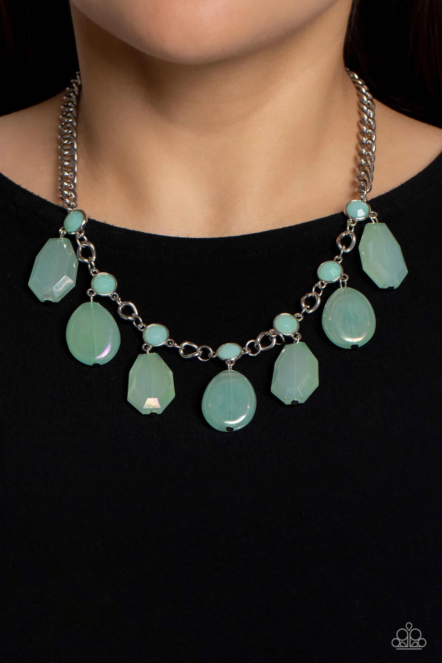 Paparazzi Maldives Mural - Green Necklace