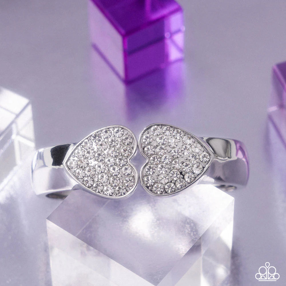 Paparazzi Romantic Rhapsody - White Bracelet