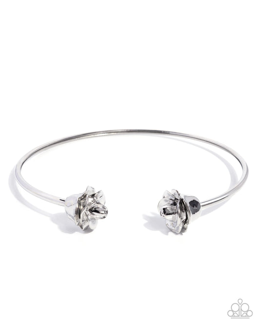 Paparazzi Rosy Radius - Silver Necklace