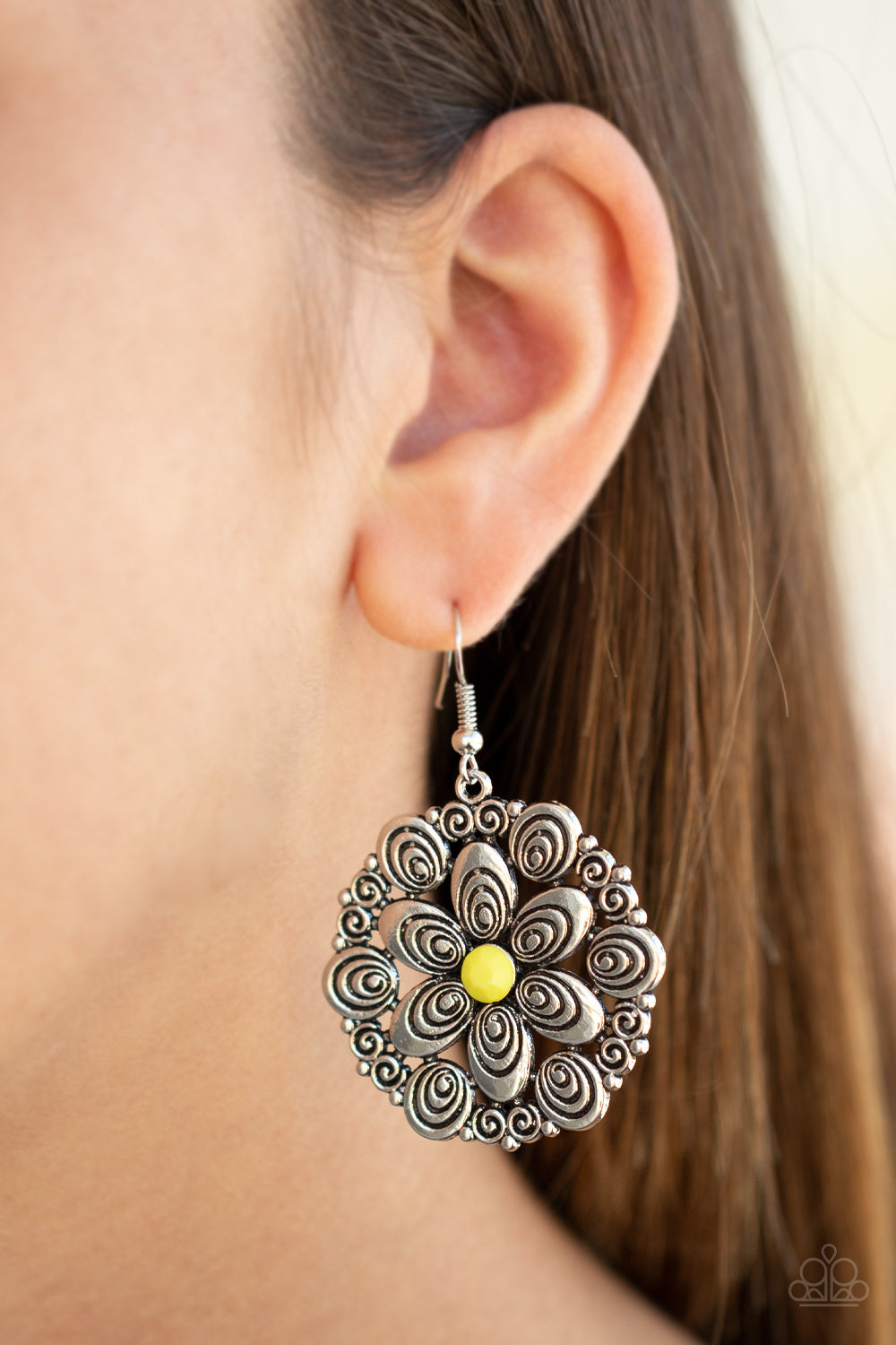 PAPARAZZI VINTAGE VAULT "GROVE GROOVE" YELLOW EARRINGS