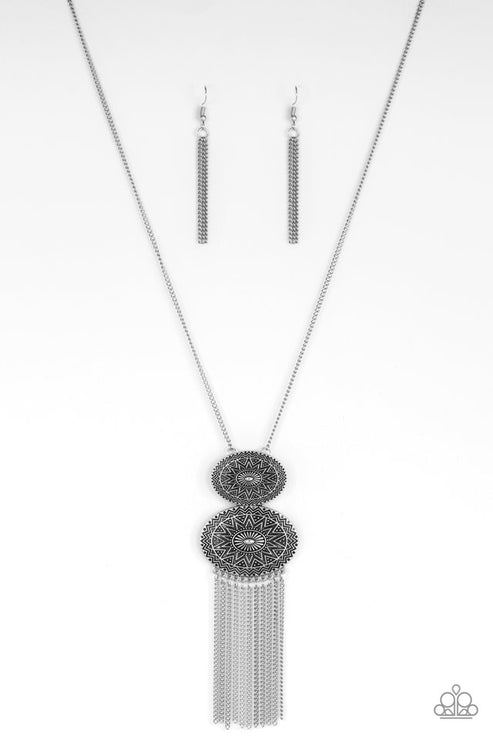 Paparazzi  Sun Goddess - Silver  Necklace