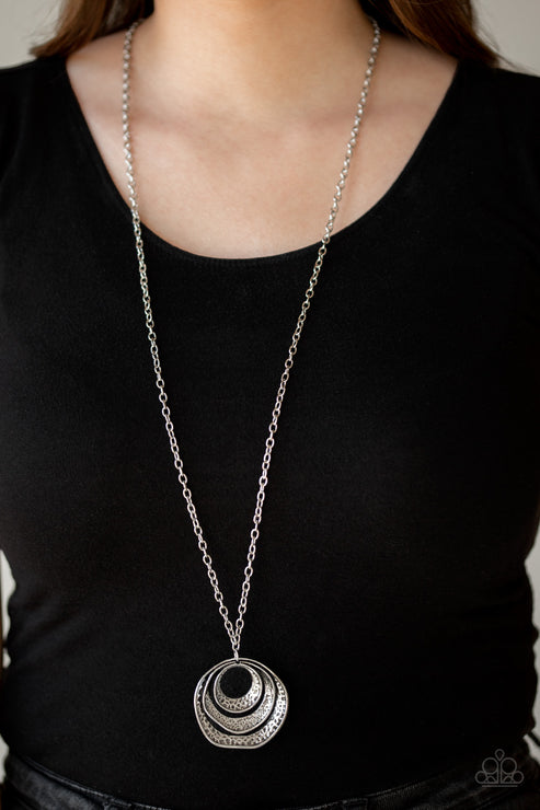 Paparazzi  Breaking Pattern - Silver  Necklace
