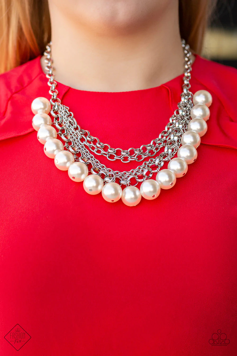 PAPARAZZI "ONE-WAY WALL STREET" WHITE NECKLACE