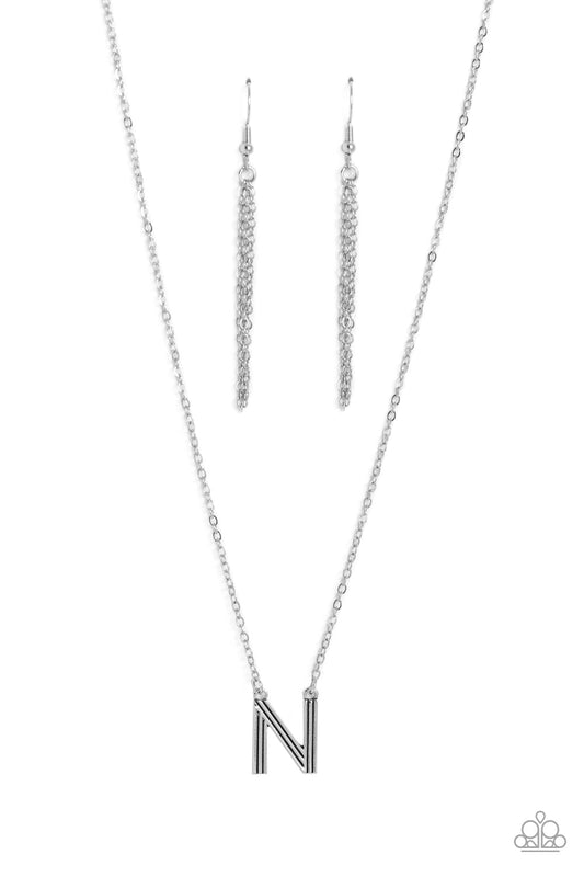 PAPARAZZI "LEAVE YOUR INITIALS" SILVER N NECKLACE
