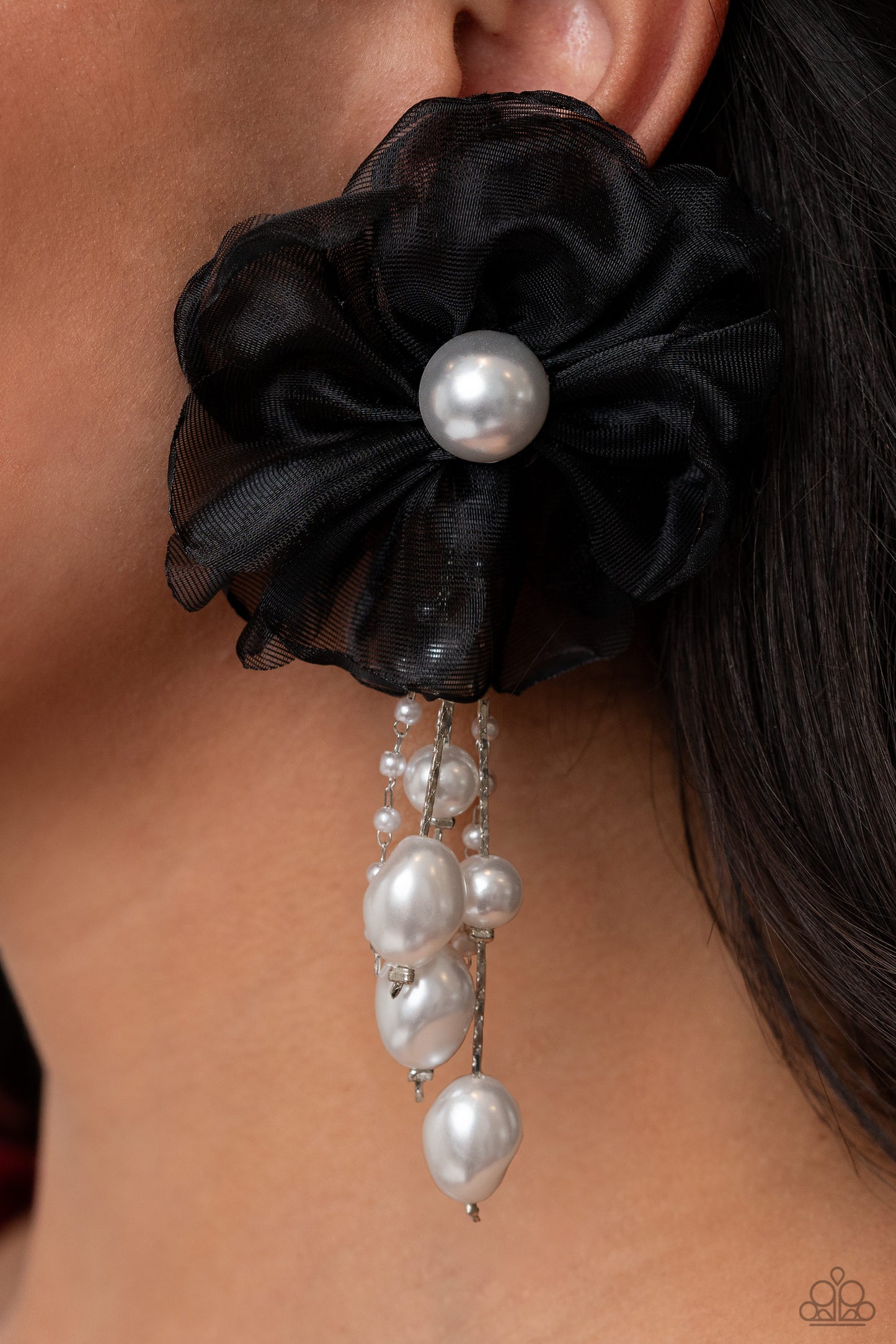 Paparazzi  Dripping In Decadence - Black  Post Earrings