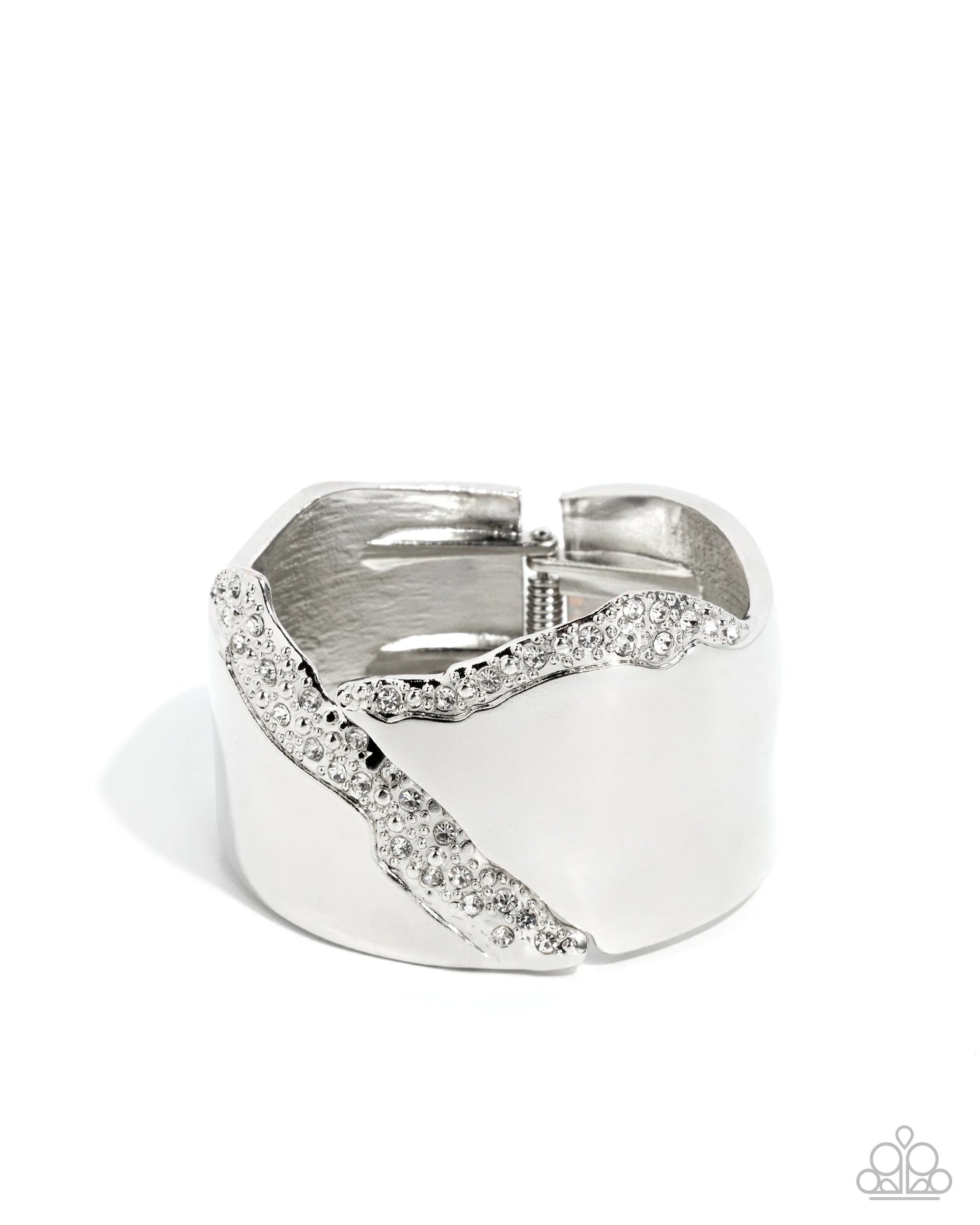 Twinkly Traverse - white - Paparazzi bracelet