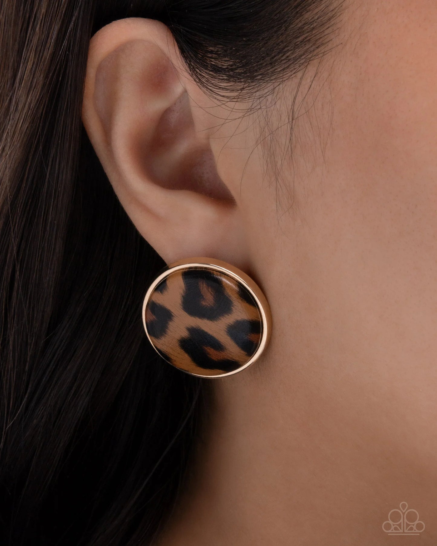 Cheetah Centerpiece - gold - Paparazzi earrings