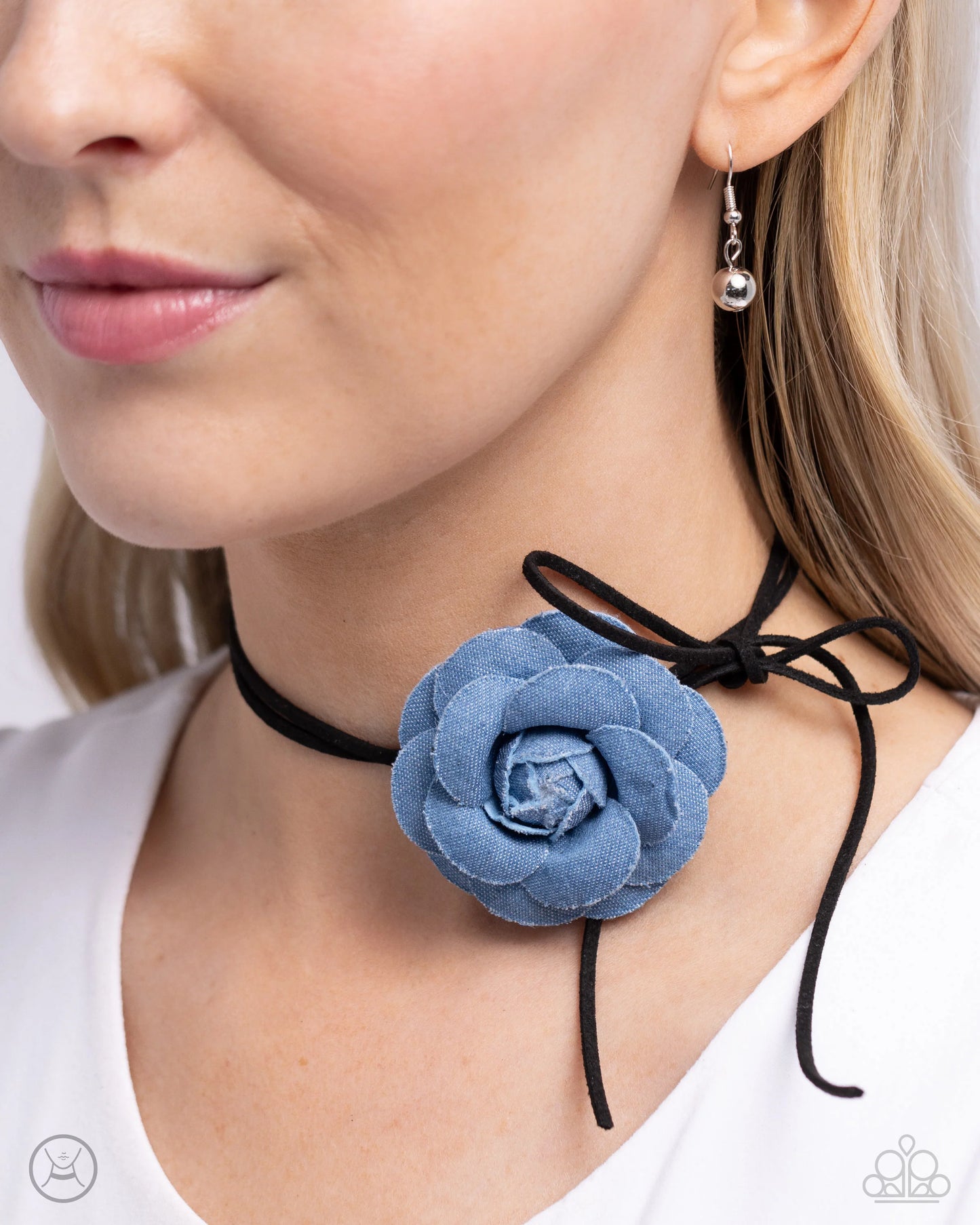 Paparazzi ♥ Floral Folktale - Black ♥ Necklace