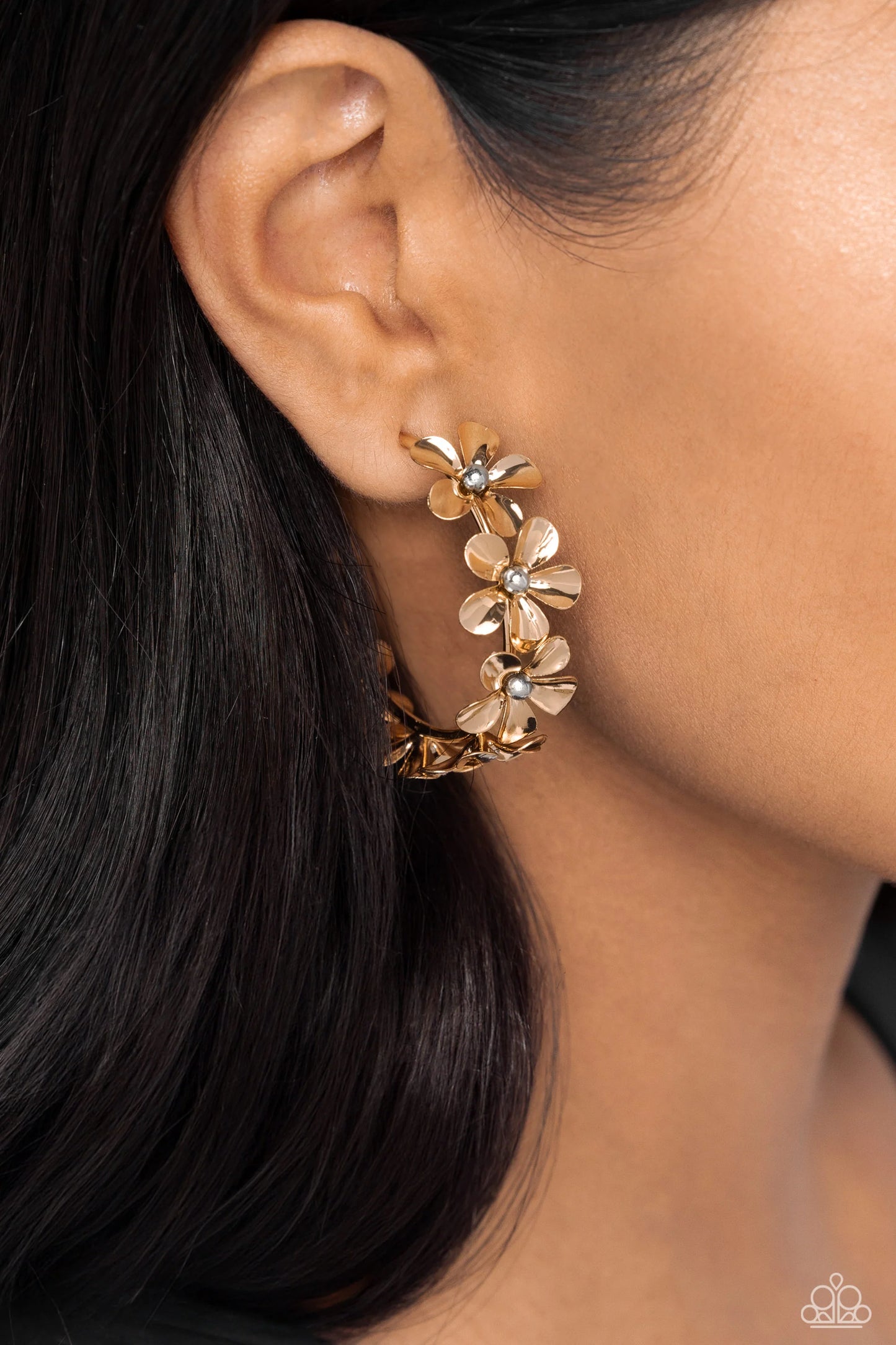 Paparazzi ♥ Floral Flamenco - Gold ♥ Earrings