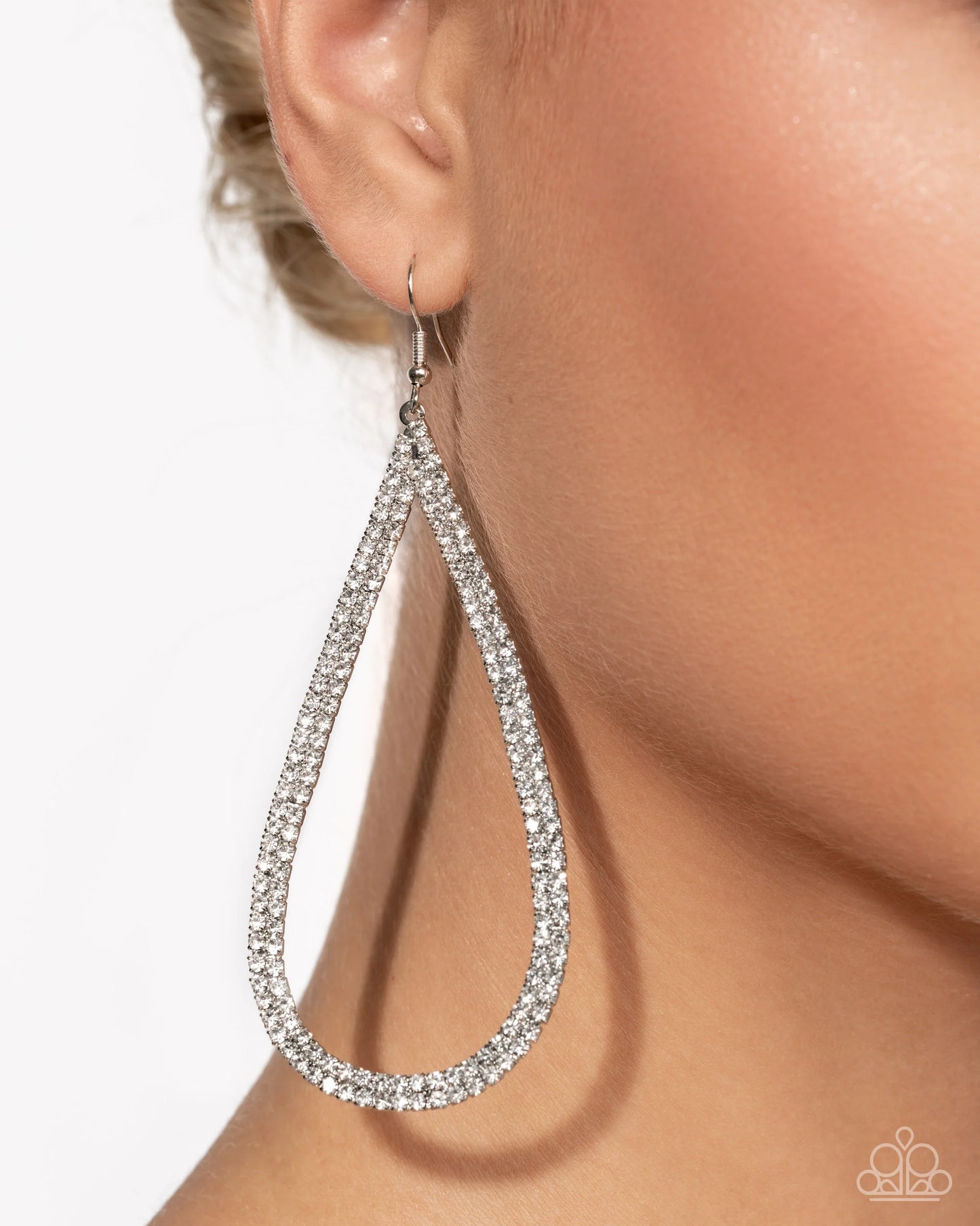 Traditional Twinkle - white - Paparazzi earrings