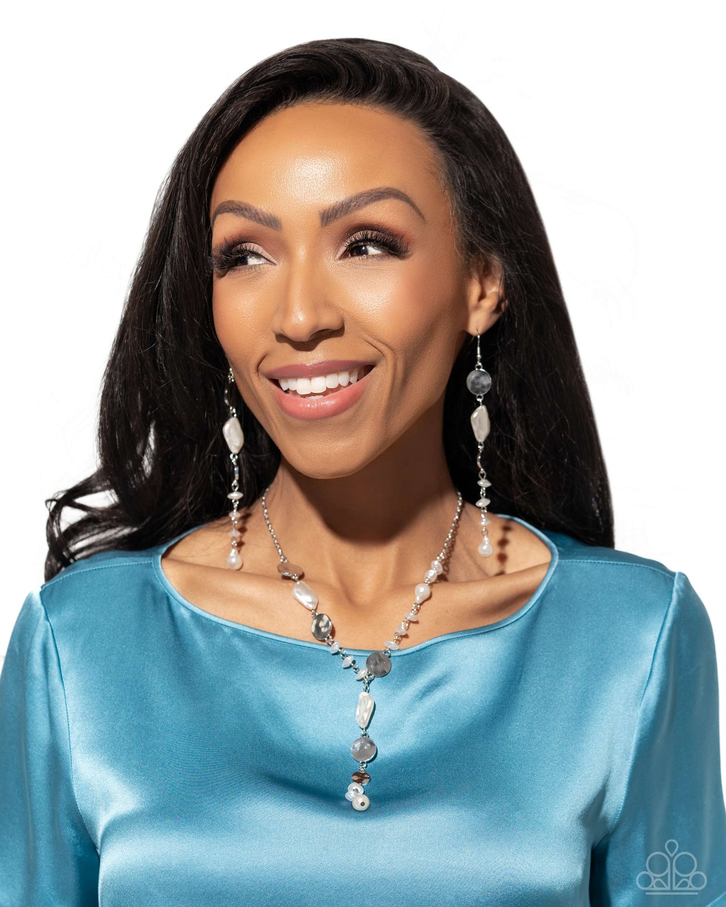 Paparazzi Executive Expression - White Necklace/Paparazzi Cosmopolitan Chic - White Earrings