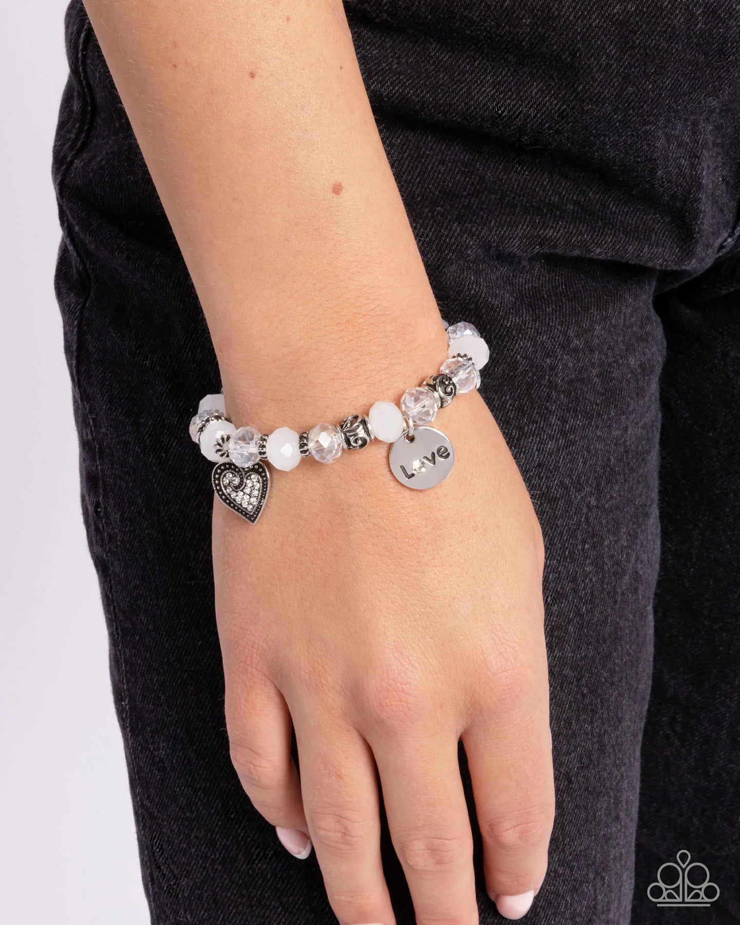 Paparazzi ♥ Filigree Finesse ♥ White Bracelet