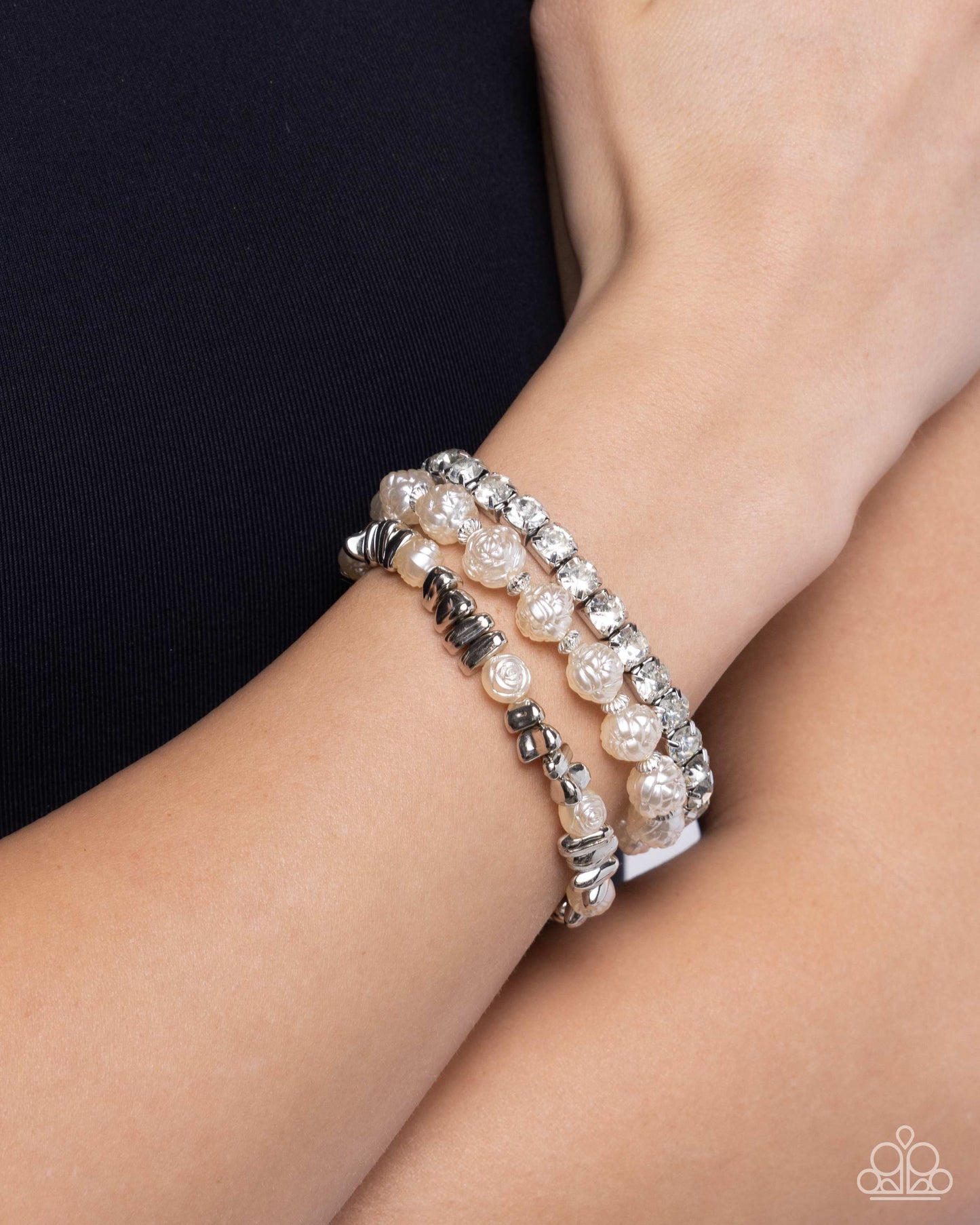 Paparazzi ♥ Fair Florals - White ♥ Bracelet