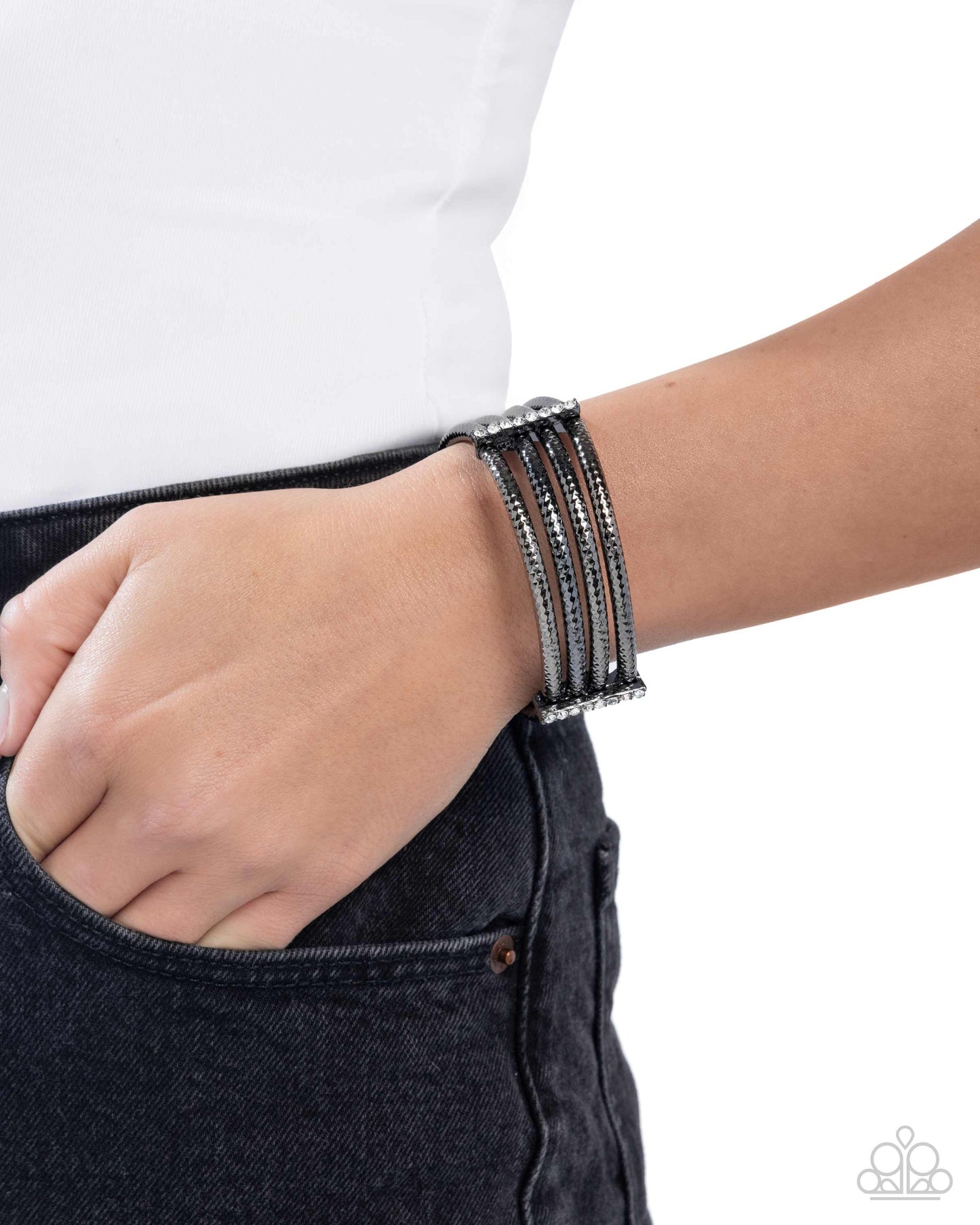 Paparazzi Teeming with Taste - Black Bracelet