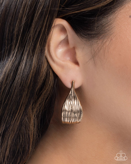 Paparazzi Curly Comfort - Gold Post Earrings