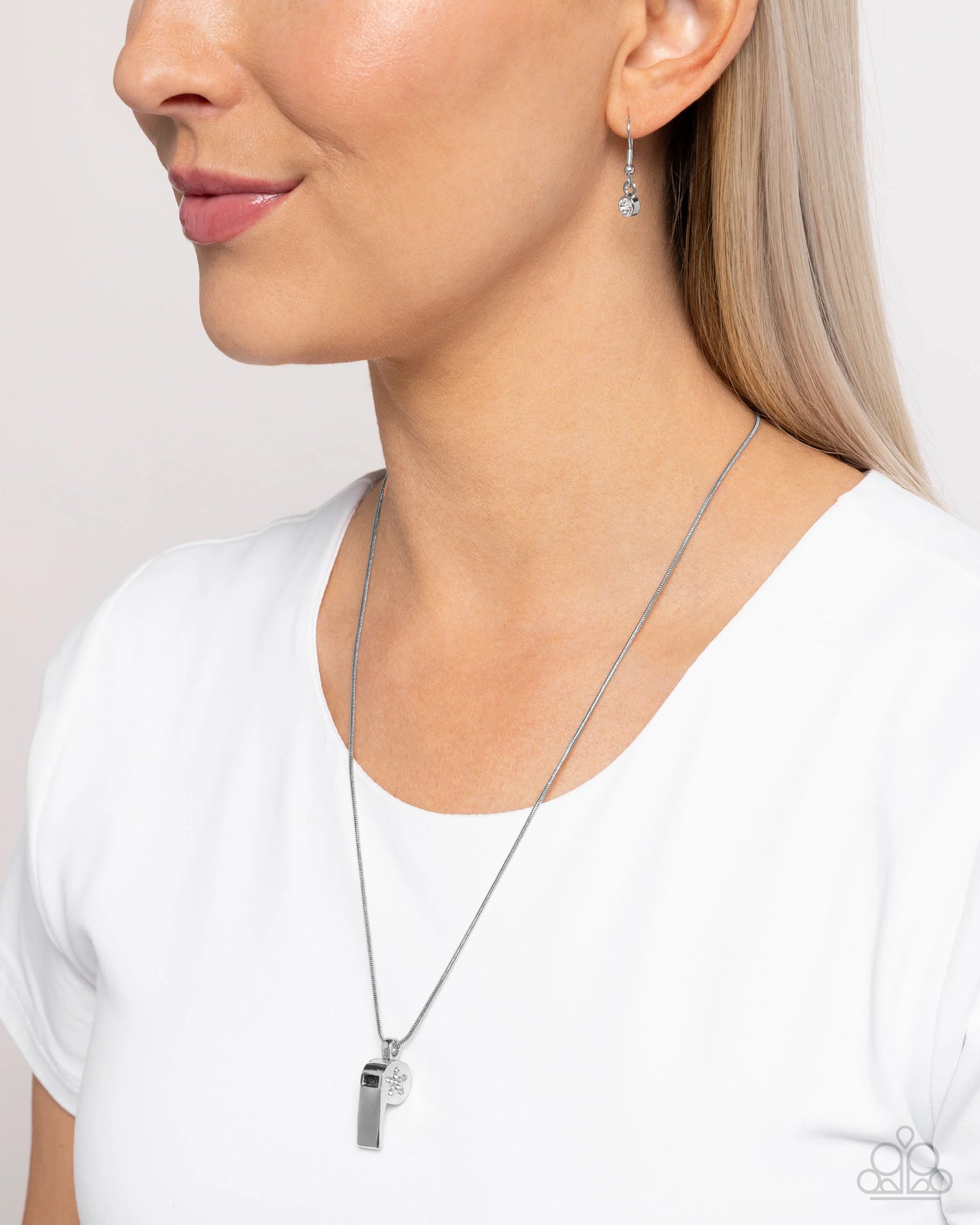 Paparazzi Coach Charisma - White Necklace