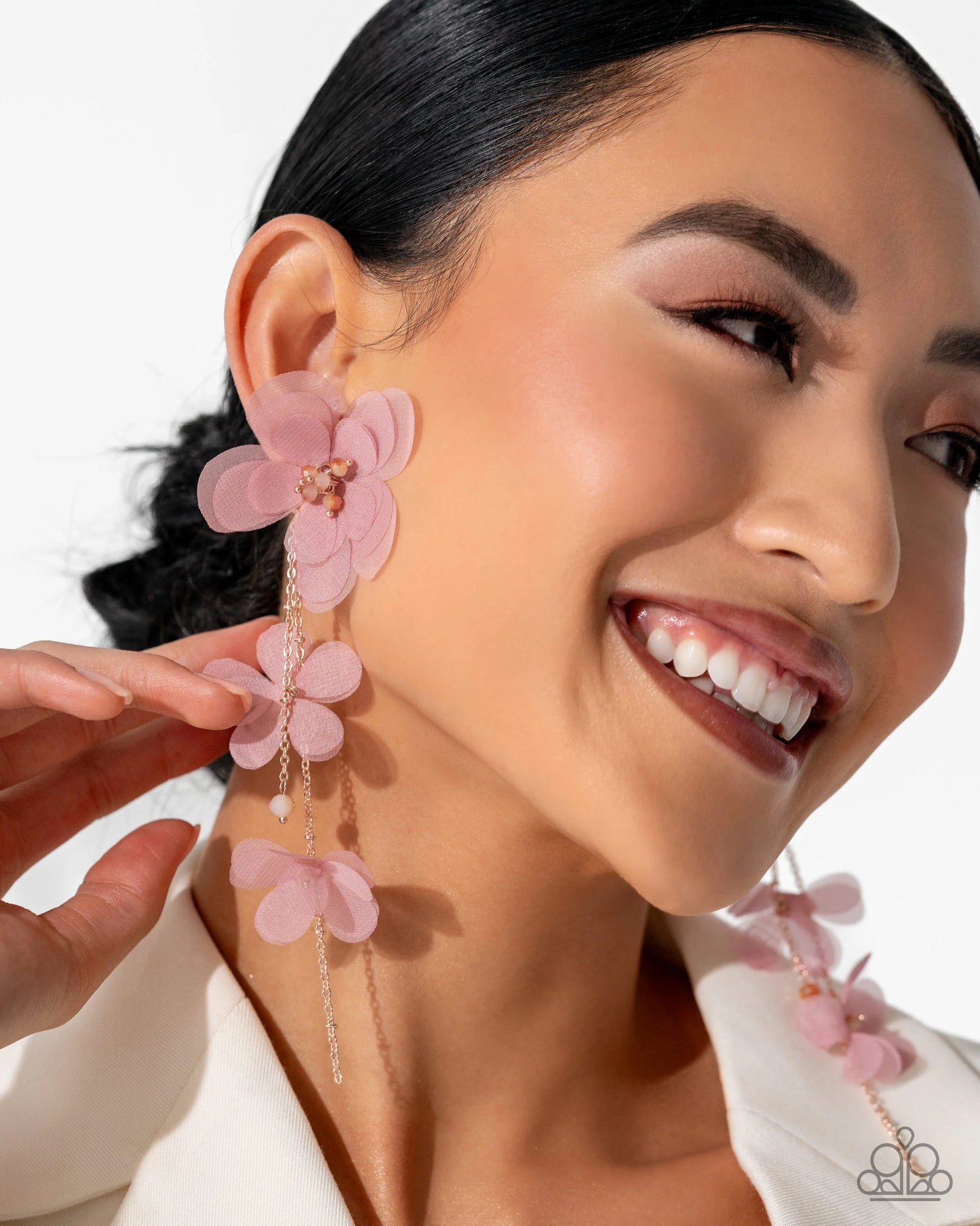 Paparazzi Balletcore - Pink Post Earrings