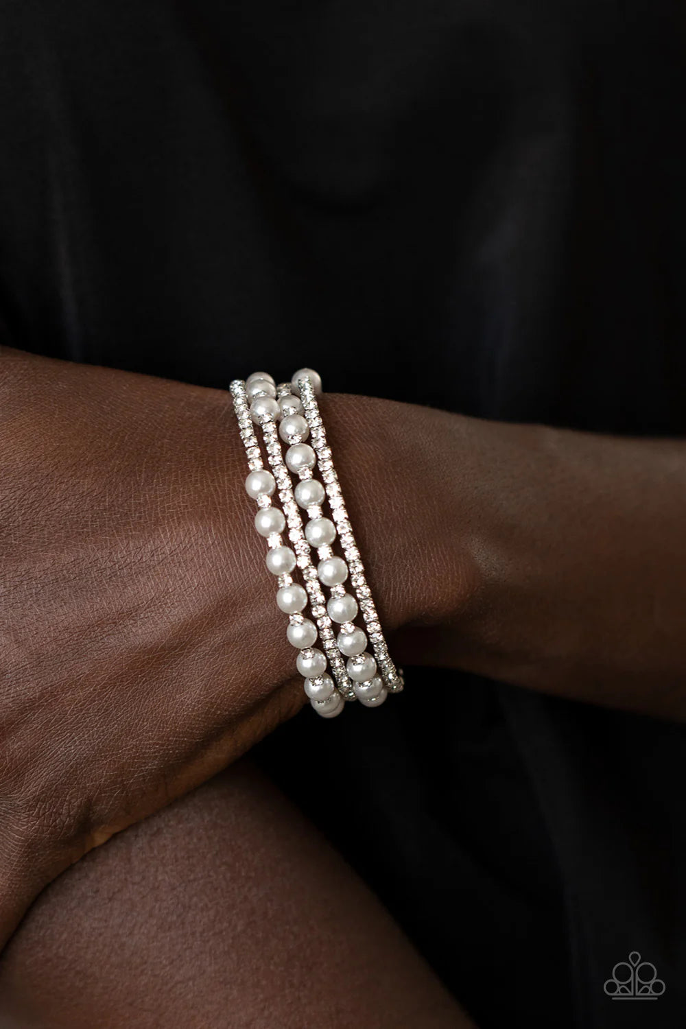 Starry Strut - white - Paparazzi bracelet