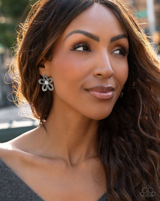 PAPARAZZI "BLOOMING BELLE" BLACK POST EARRINGS