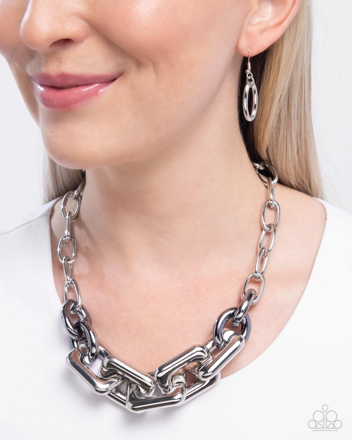 Paparazzi Resolute Radiance - Silver Necklace