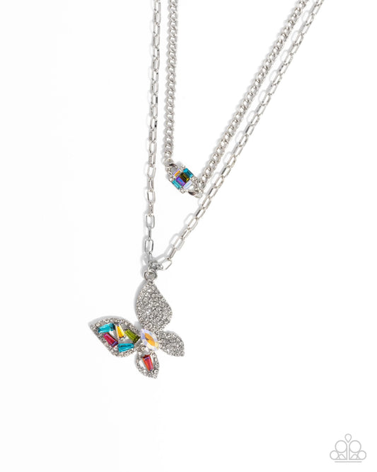 Paparazzi Hovering Headline - Necklace Necklace