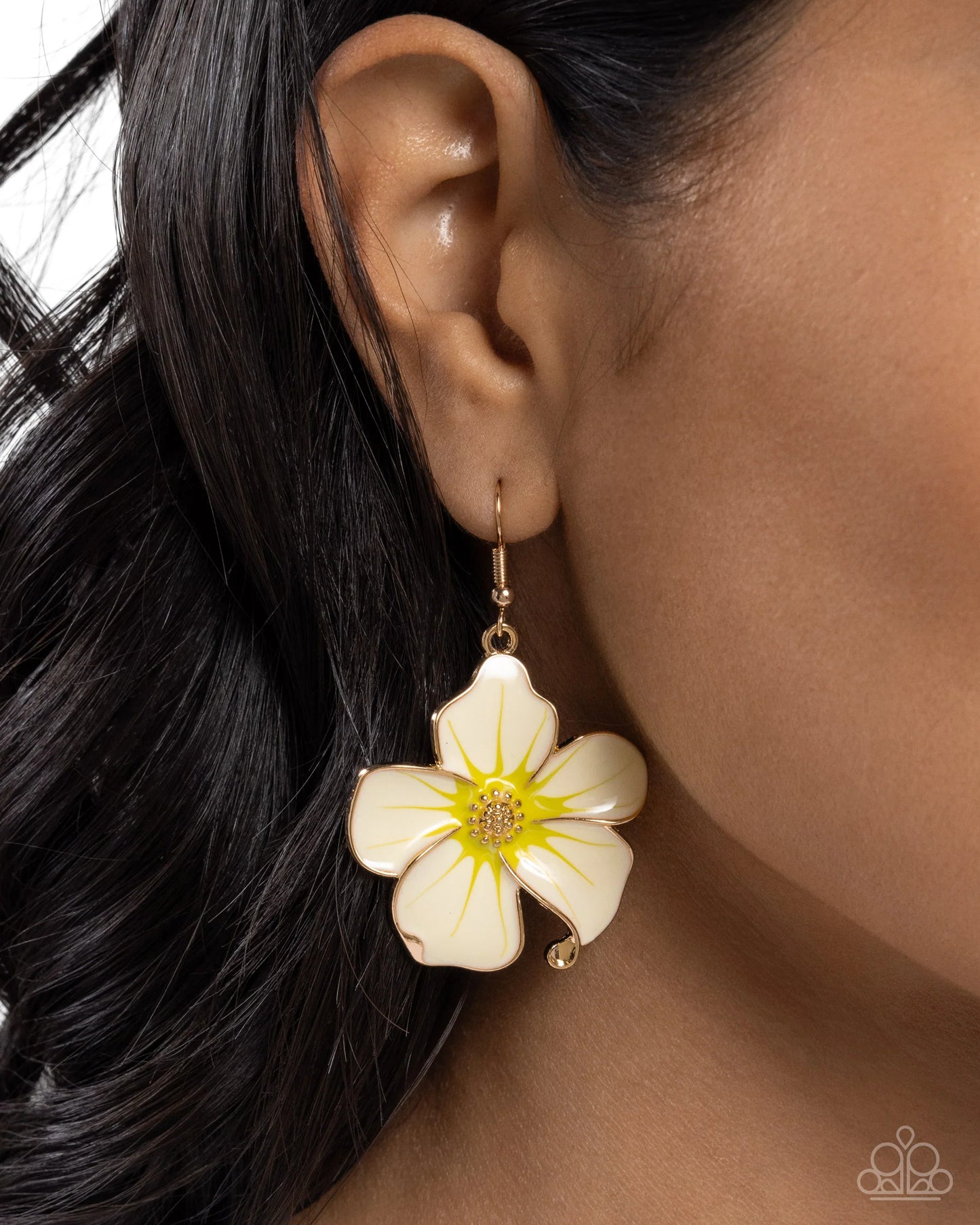 Paparazzi Floral Flavor - Gold Earrings