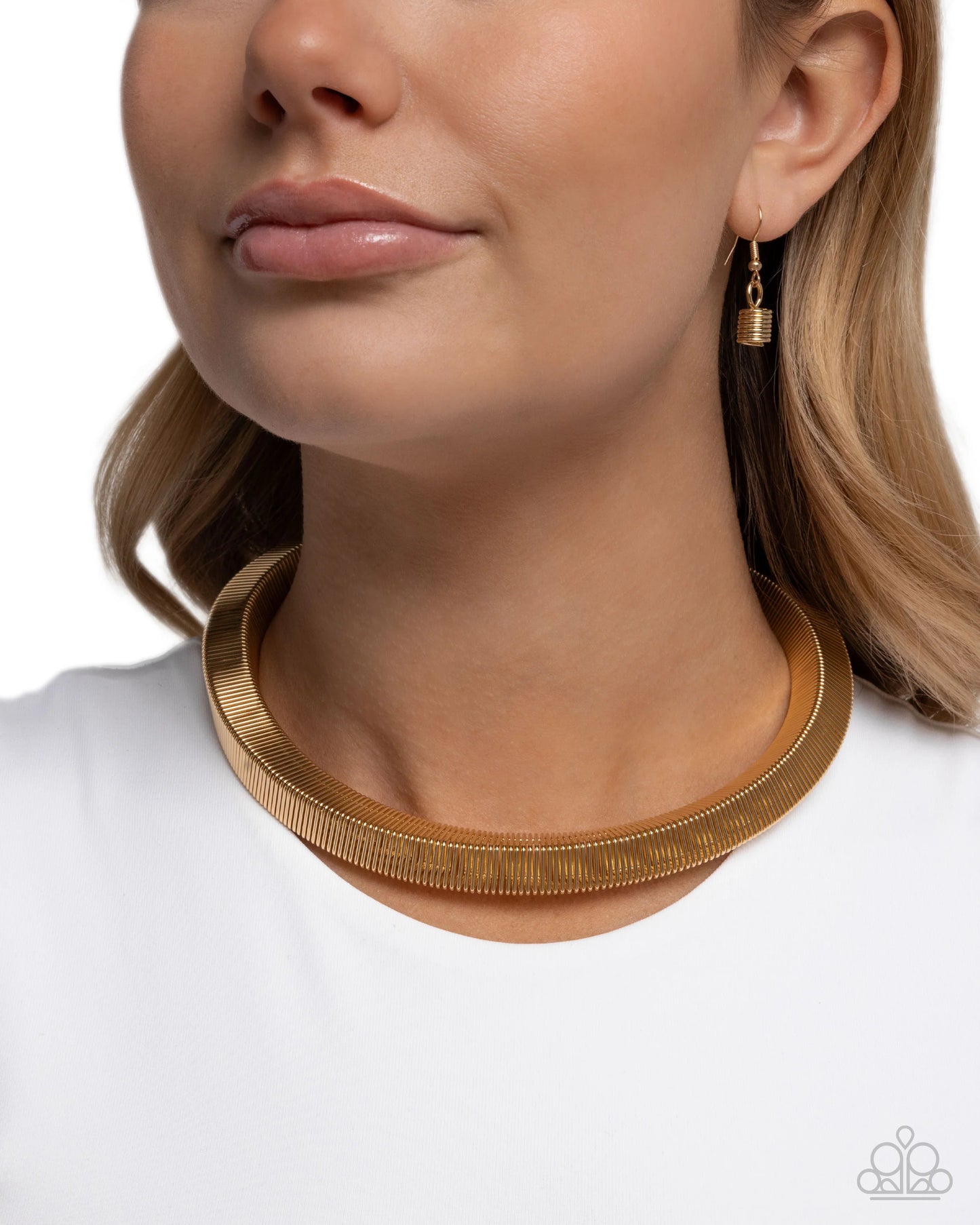 Paparazzi Sleek Suite - Gold Necklace