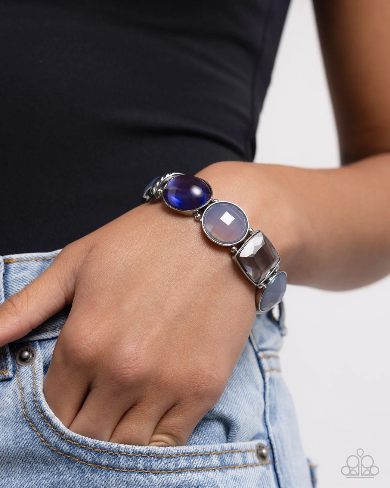 PAPARAZZI "GLASSY GENEROSITY" BLUE BRACELET