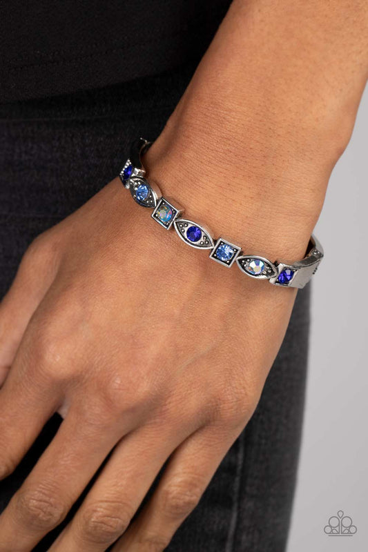 PAPARAZZI "POETICALLY PICTURESQUE" BLUE BRACELET