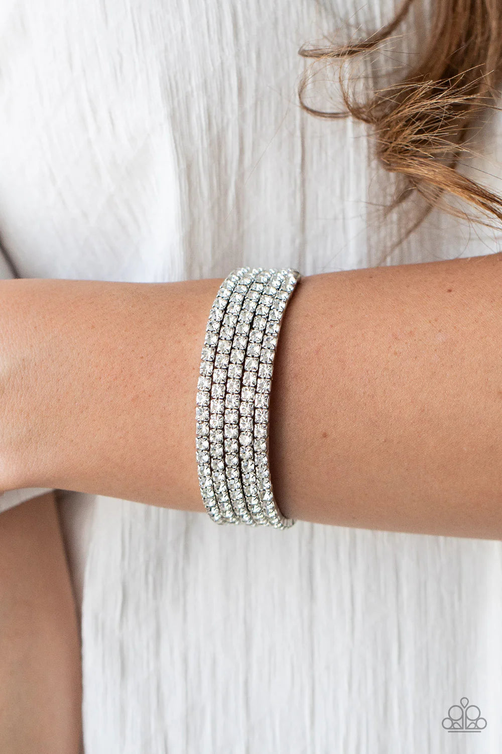 Paparazzi The GLOW-Digger - White Bracelet