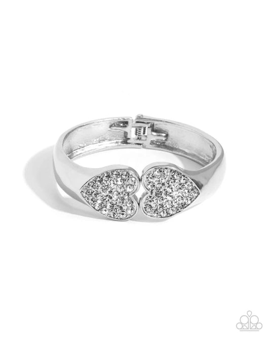 Paparazzi Romantic Rhapsody - White Bracelet