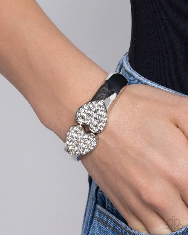 Paparazzi Romantic Rhapsody - White Bracelet