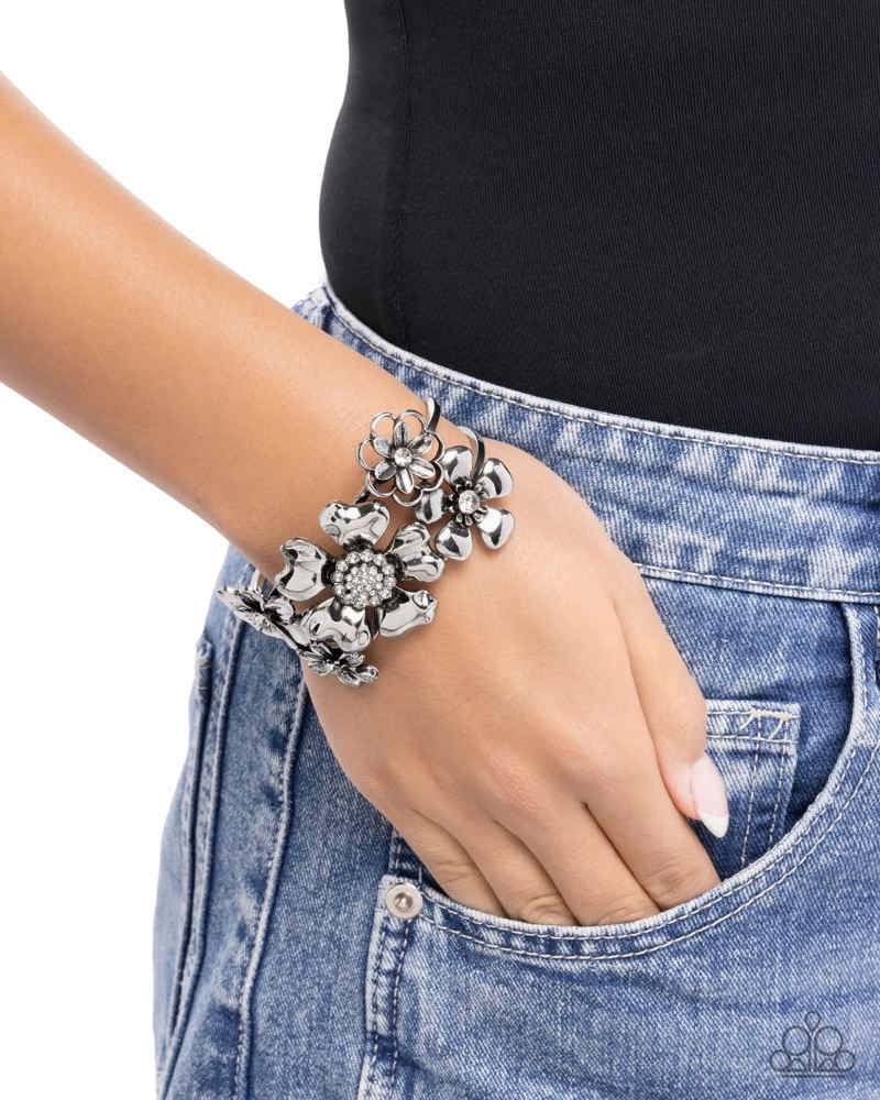 Paparazzi Bursting Bouquet - White Bracelet