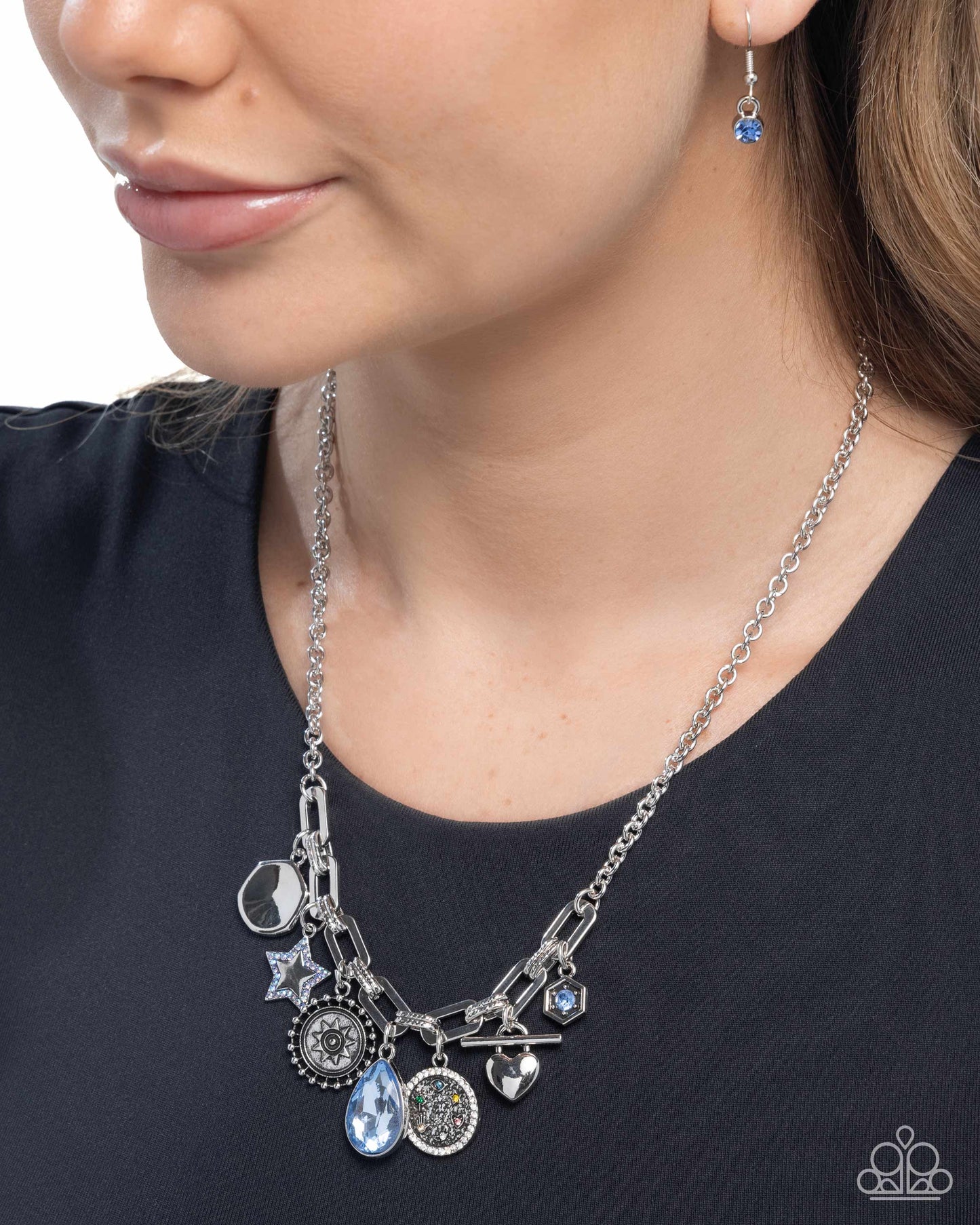 Paparazzi Welcome to the Show - Blue Necklace