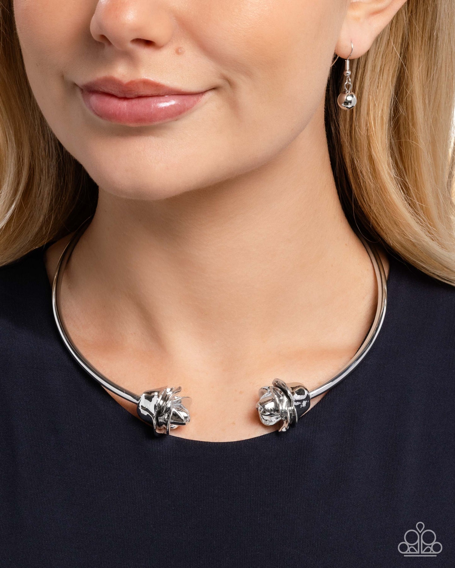 Paparazzi Rosy Radius - Silver Necklace
