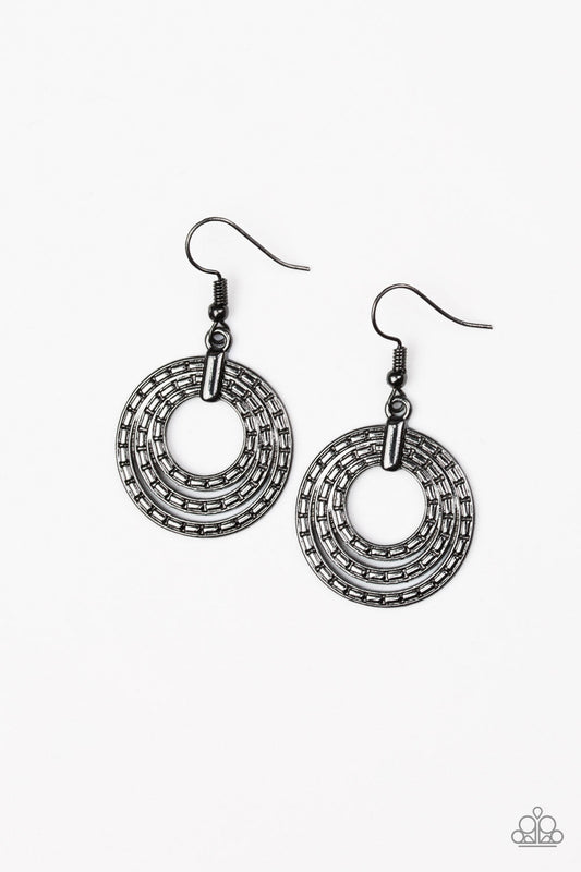 OPEN PLAINS" BLACK EARRINGS